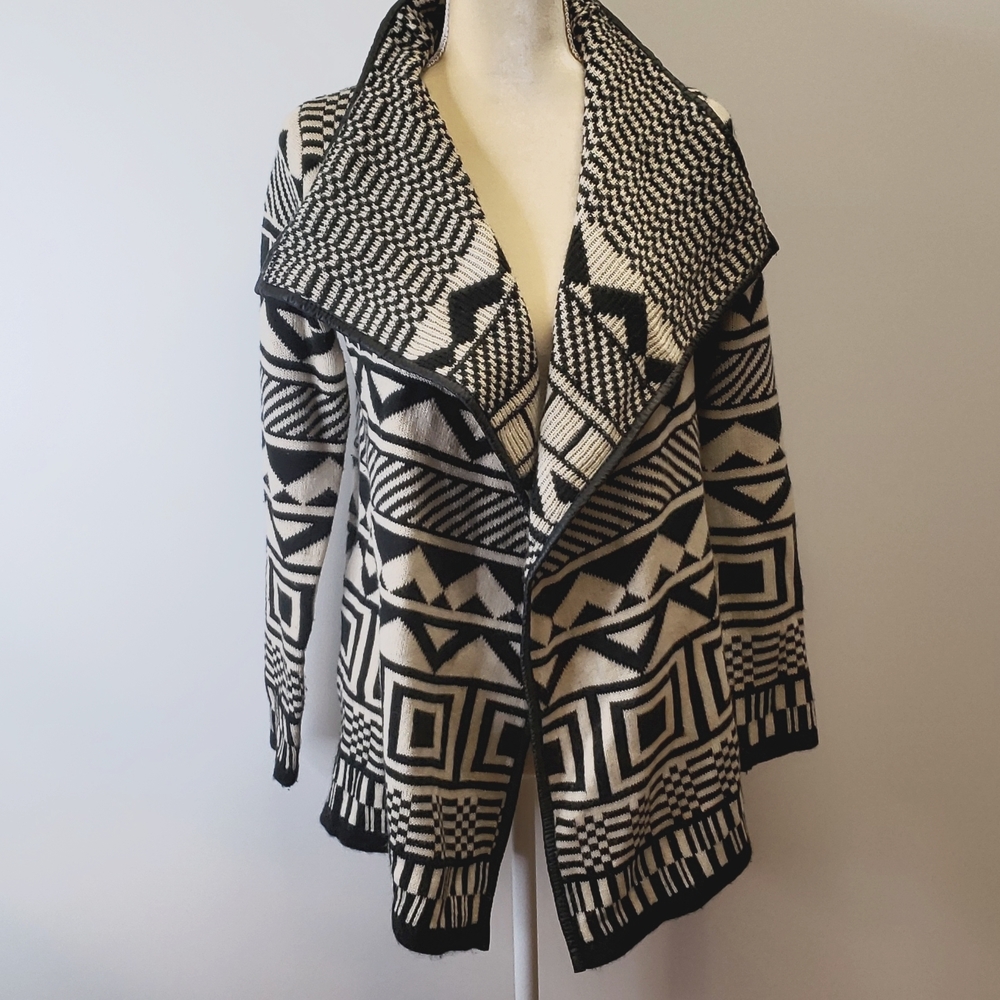 Size small Pinklicious tribal pattern waterfall cardigan. E76